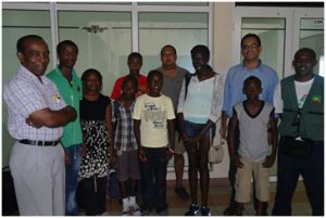 LUNGOS CEO Steve Lalande with the young Kenyan scouts and Seychelles Scouts Representatives.